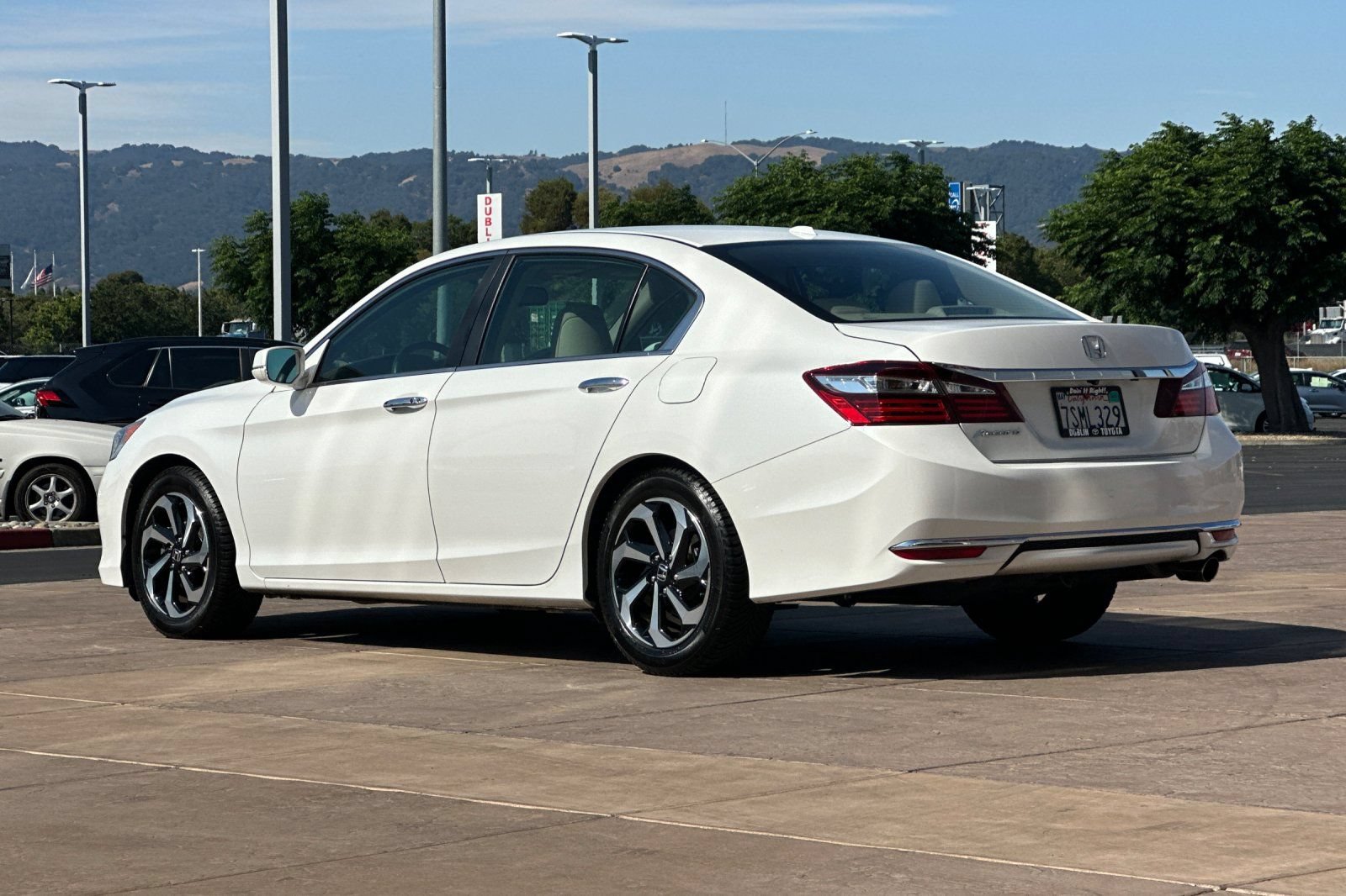 Used 2016 Honda Accord EX-L image 6