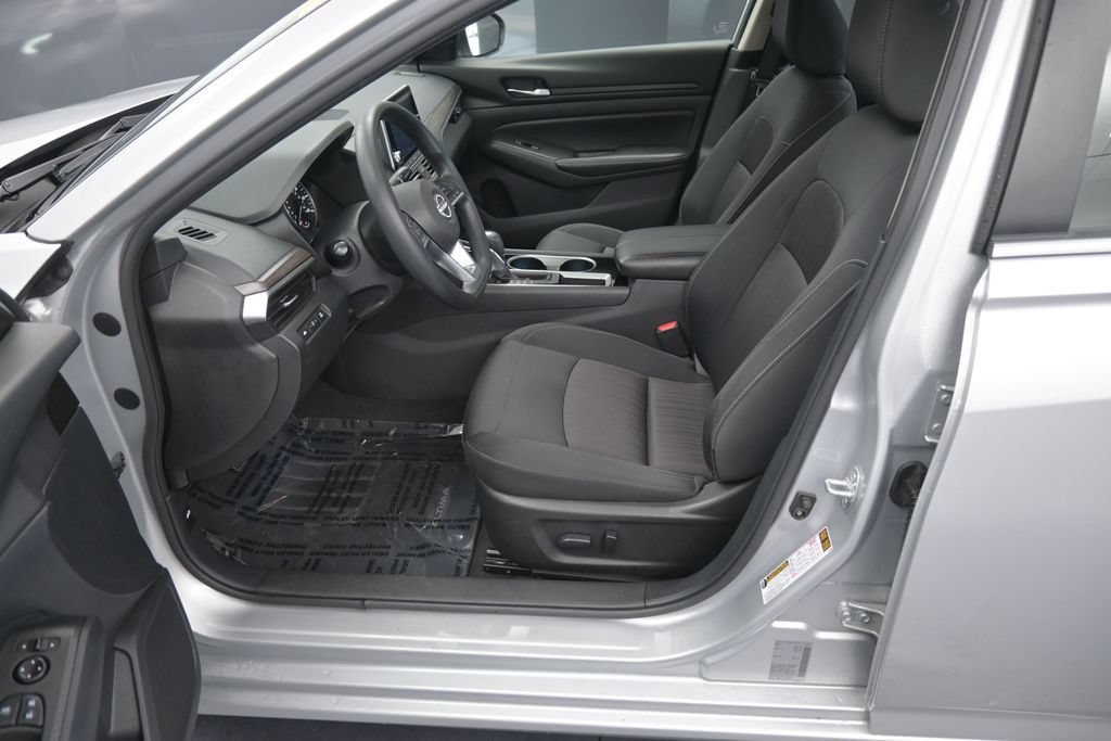 Used 2024 Nissan Altima 2.5 SV FWD image 26