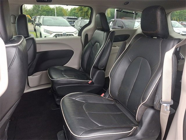 Used 2021 Chrysler Pacifica Limited w/ Premium & Safety Sphere Group image 10
