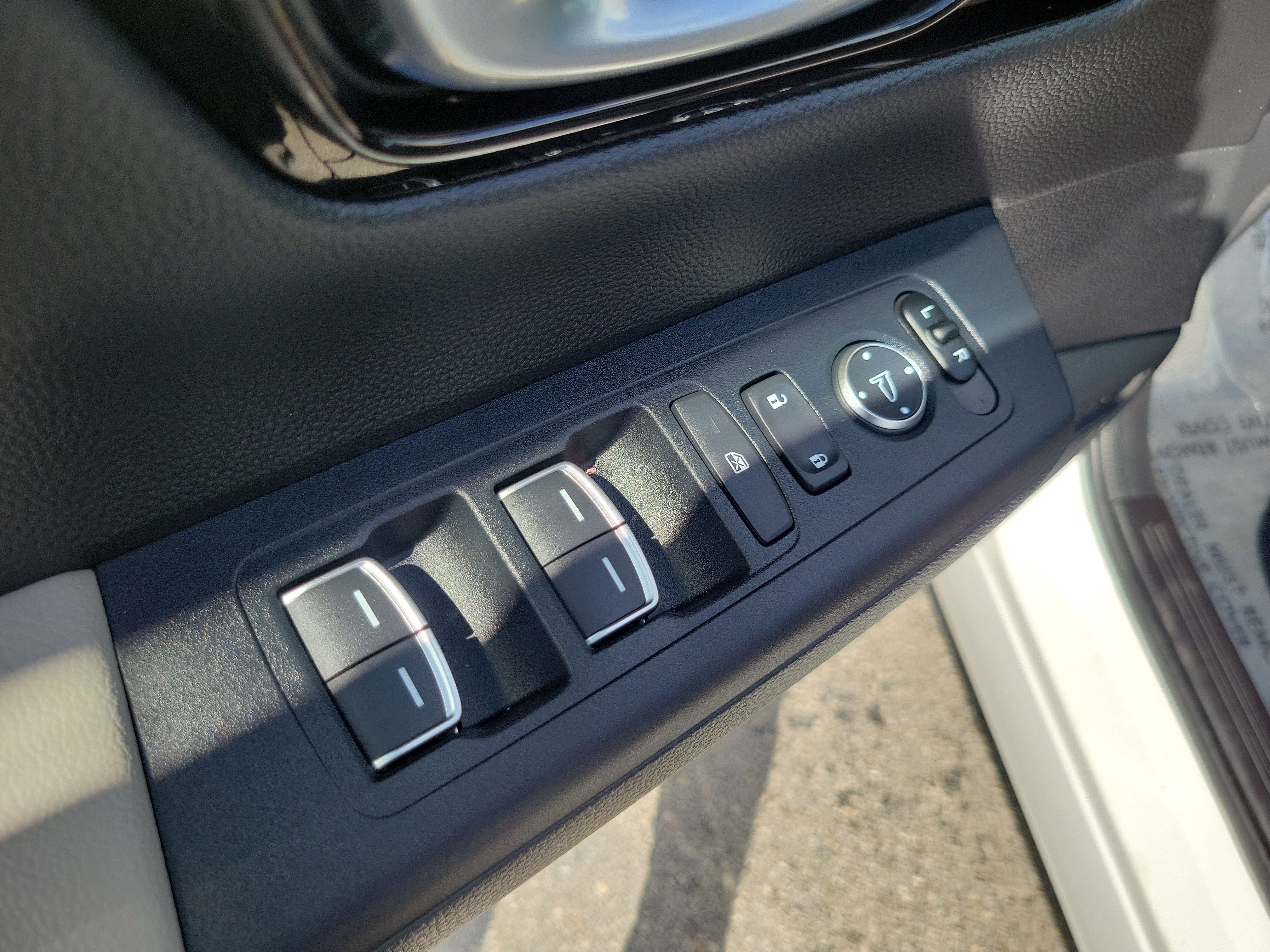 Used 2025 Honda CR-V EX-L image 26