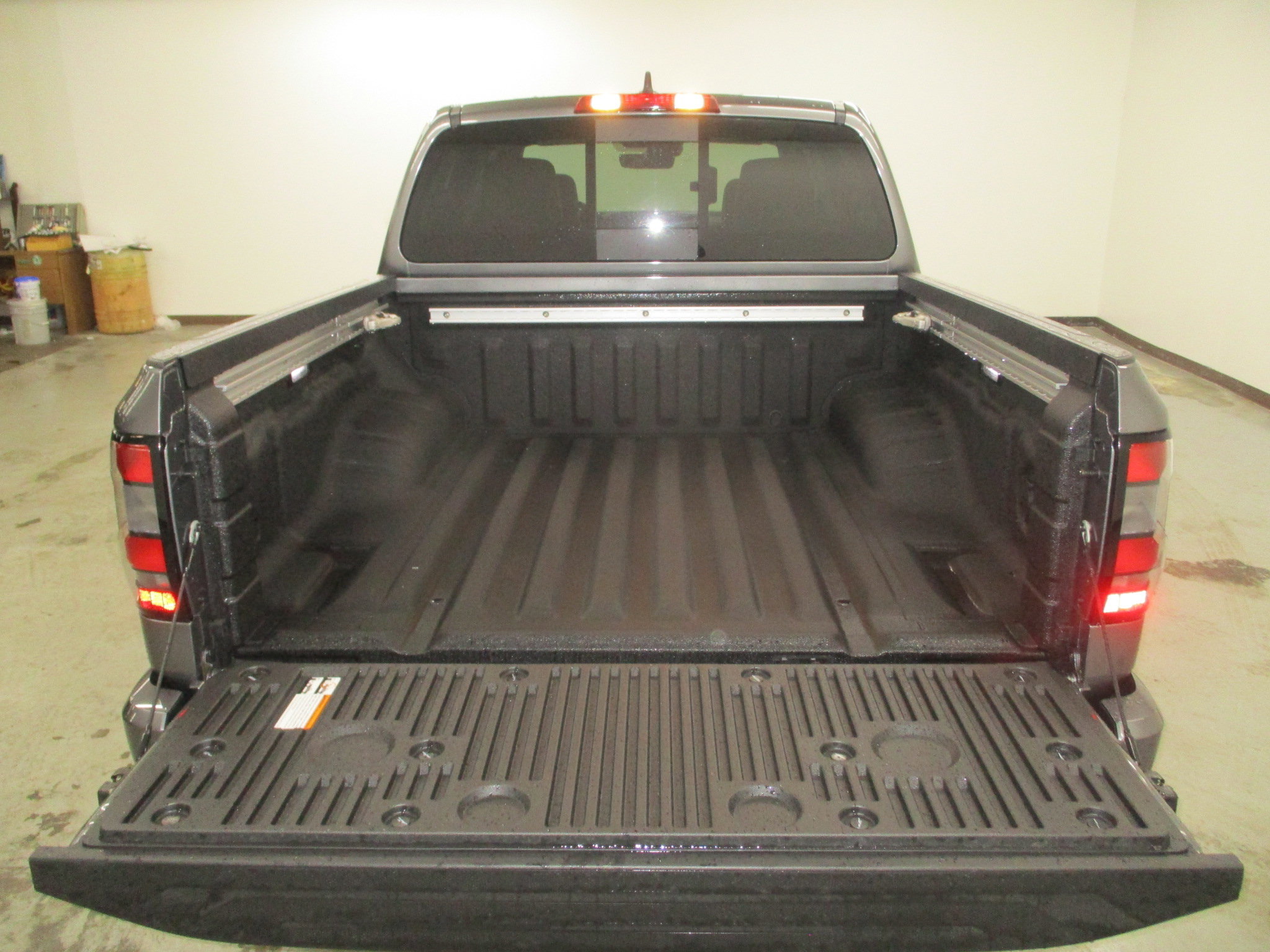 New 2025 Nissan Frontier SL image 6