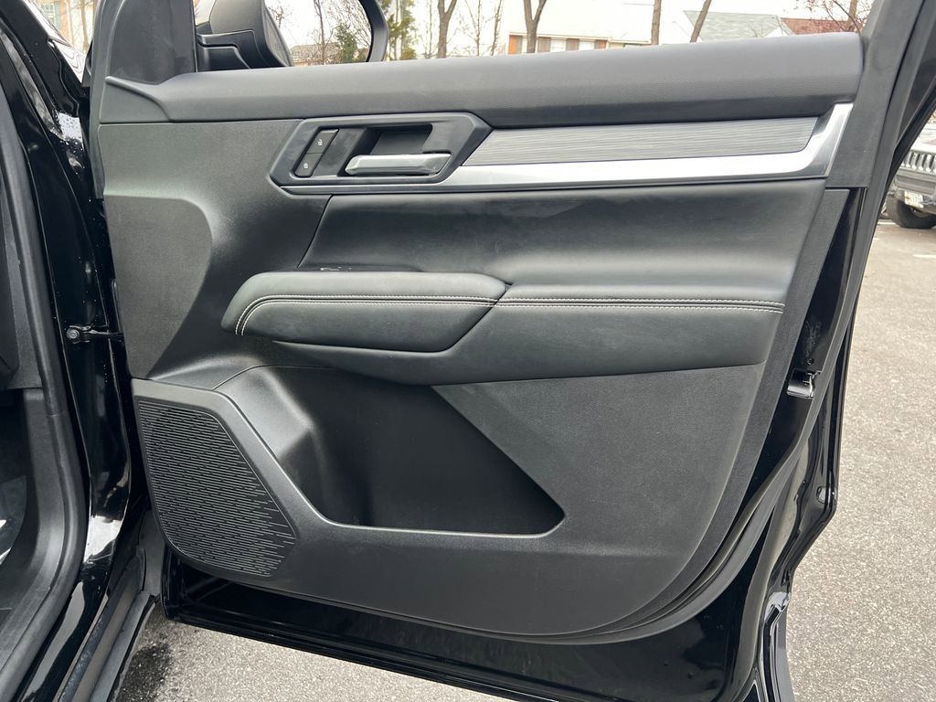 Used 2025 GMC Terrain Elevation image 9