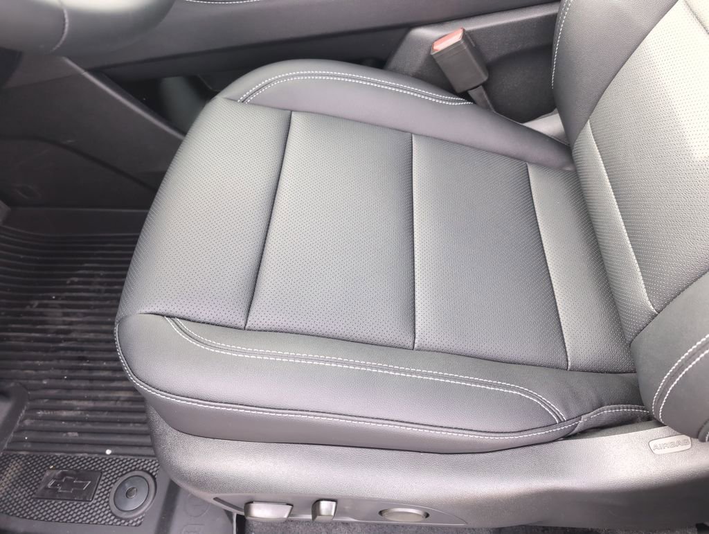 New 2026 Chevrolet Traverse LT w/ Sun and Wheel Package image 23