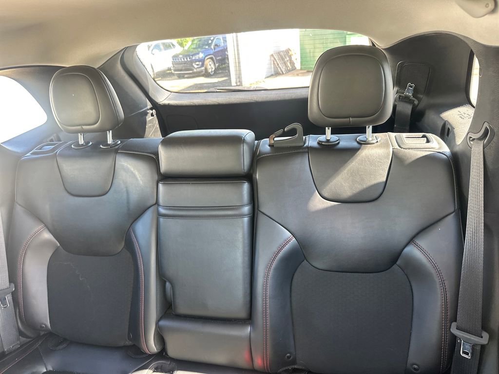 Used 2019 Jeep Cherokee Trailhawk w/ Cold Weather Group image 17