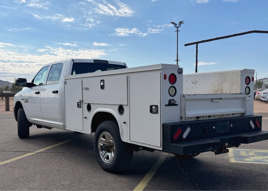 Used 2018 RAM 3500 Tradesman w/ Chrome Appearance Group AWD/4WD image 3