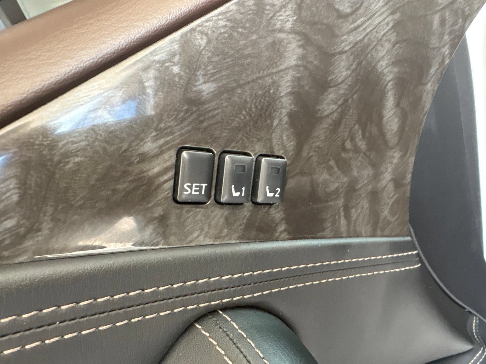 Used 2022 Nissan Armada Platinum w/ Captain's Chairs Package RWD image 13