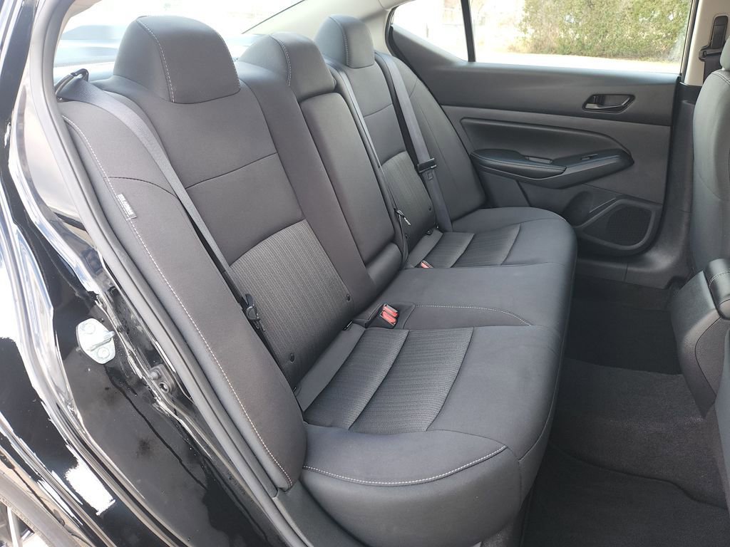 Used 2025 Nissan Altima 2.5 SV image 14