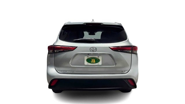 Used 2020 Toyota Highlander XLE image 3