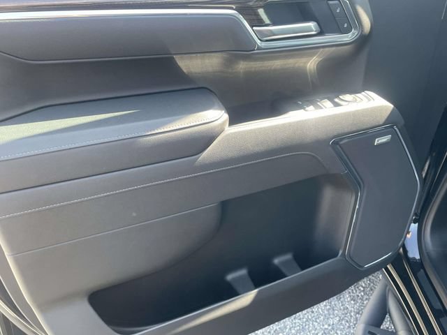 Used 2025 Chevrolet Silverado 1500 LT Trail Boss w/ Convenience Package II AWD/4WD image 16