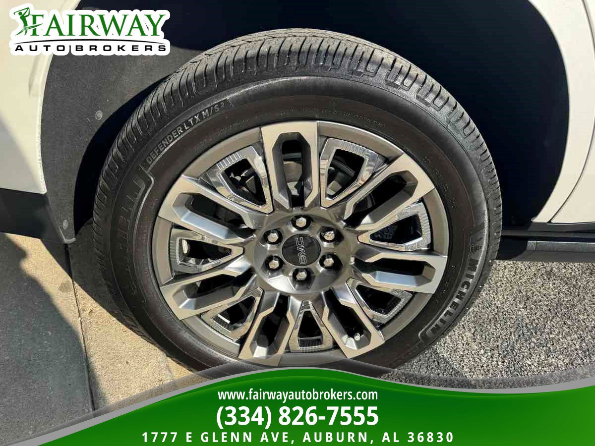 Used 2023 GMC Yukon Denali Ultimate AWD/4WD image 39