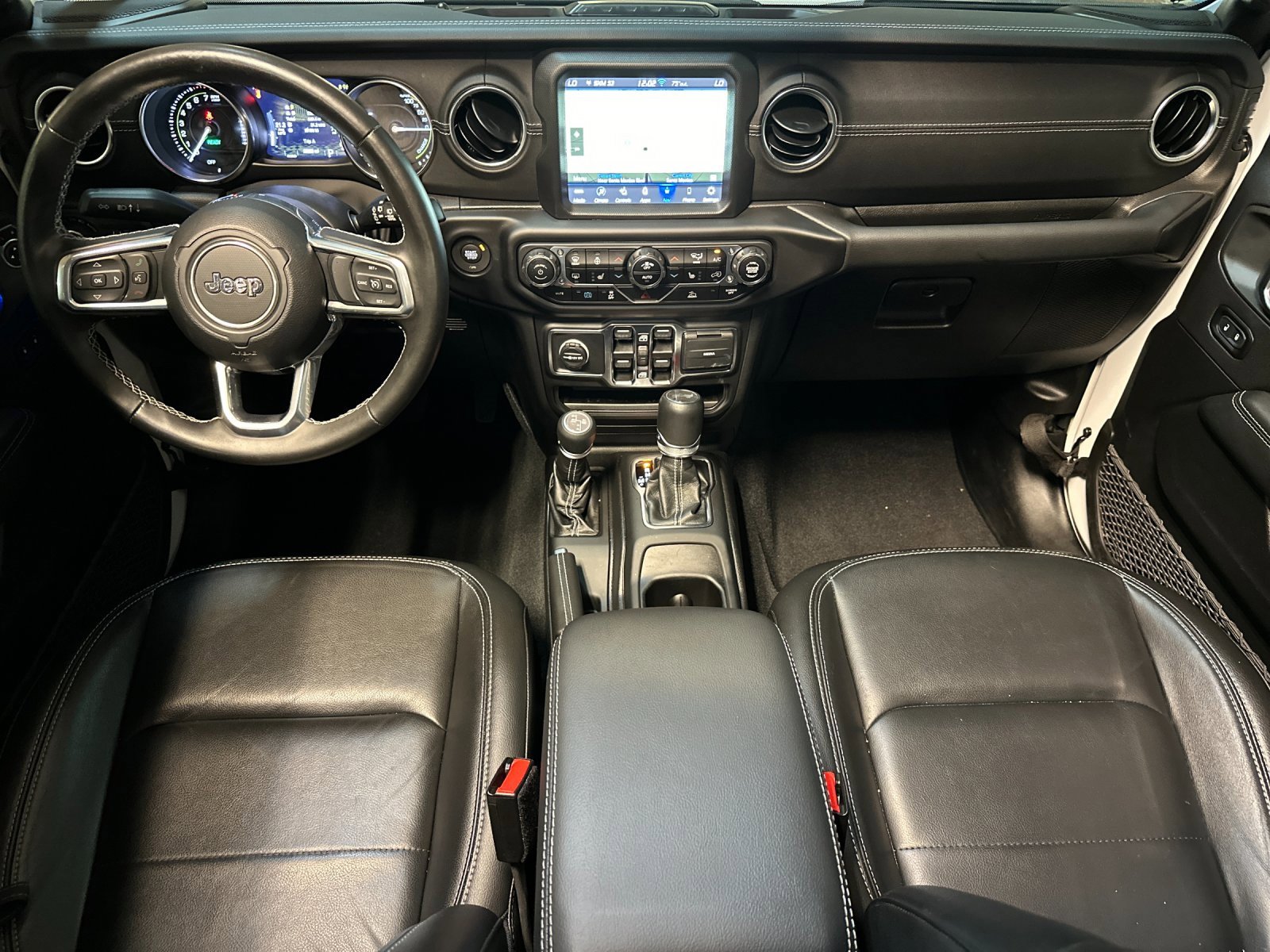 Used 2022 Jeep Wrangler Unlimited Sahara w/ Cold Weather Group image 12