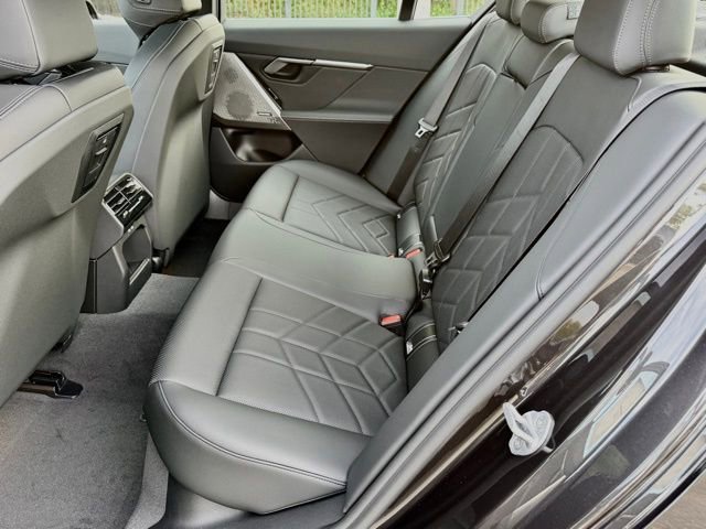 New 2026 BMW i5 eDrive40 w/ Premium Package image 26