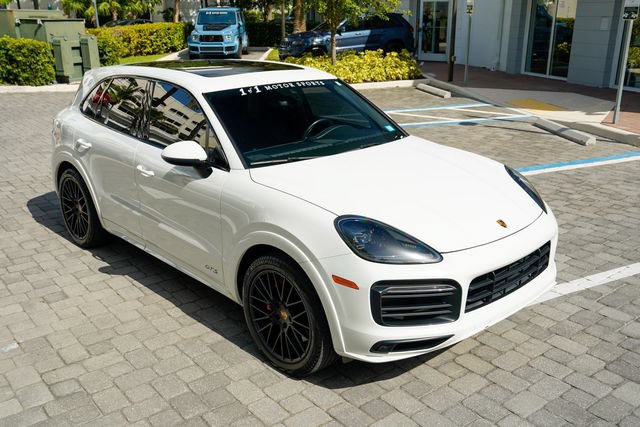 Used 2022 Porsche Cayenne GTS AWD/4WD image 39
