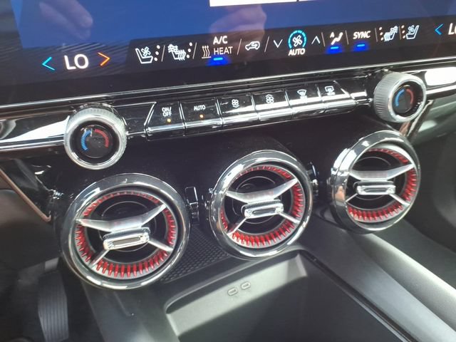 New 2026 Chevrolet Blazer EV RS AWD/4WD image 32
