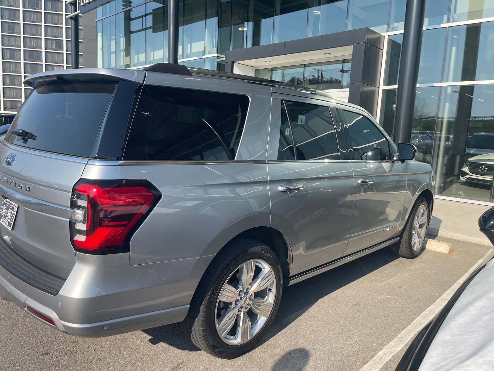 Used 2024 Ford Expedition Platinum image 5