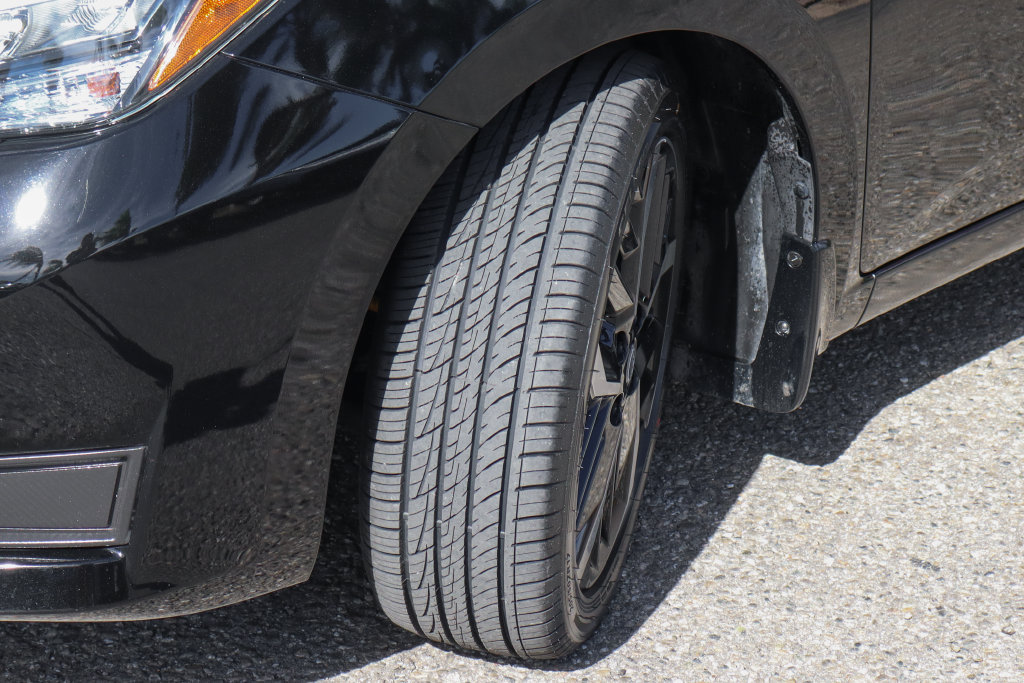 Used 2024 Nissan Versa SR w/ Trunk Package FWD image 40