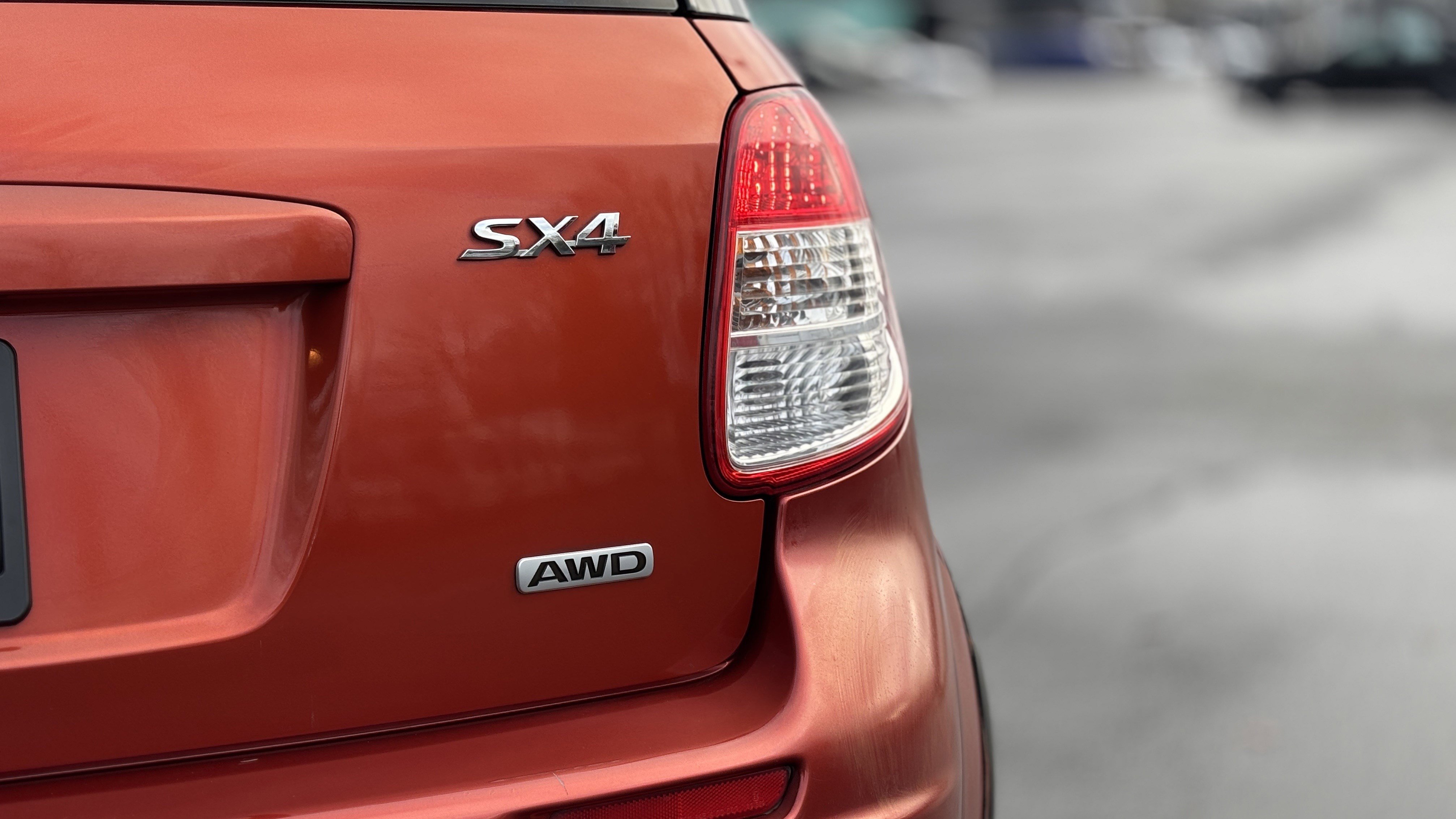 Used 2010 Suzuki SX4 AWD Hatchback image 7