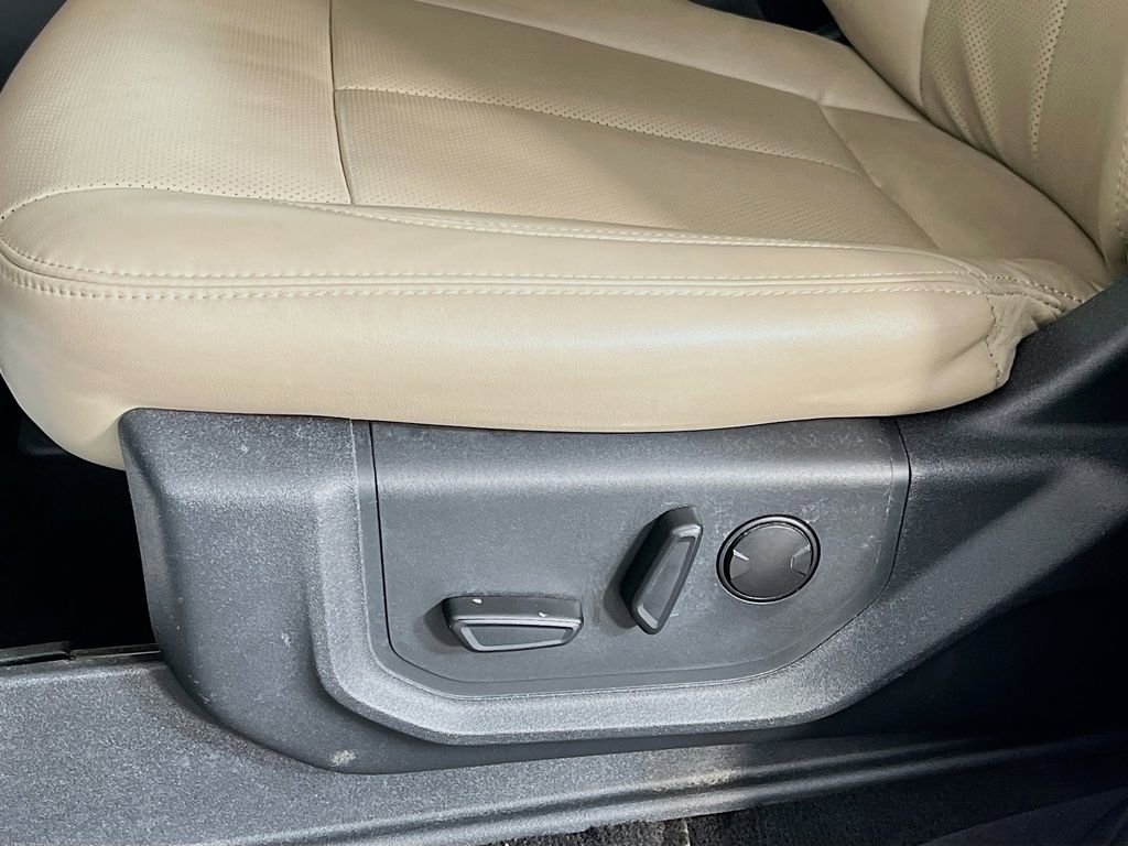 Used 2023 Ford Expedition Max XLT image 28