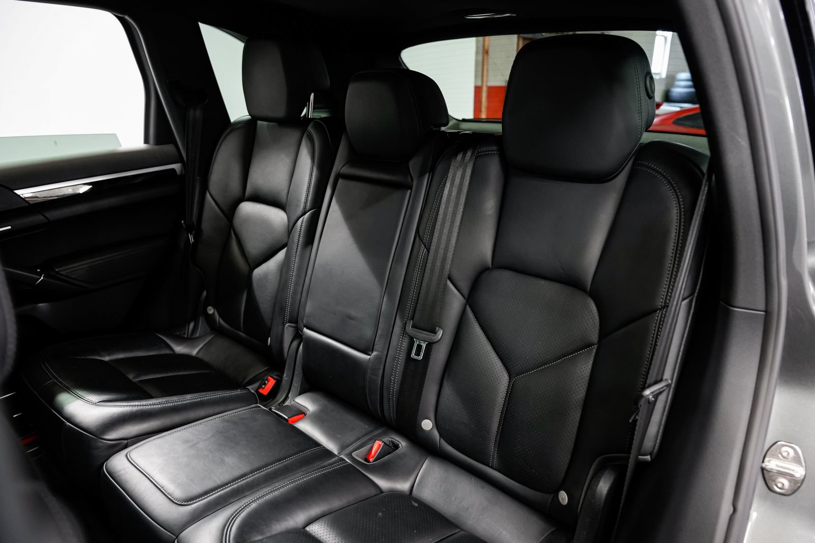 Used 2015 Porsche Cayenne Diesel AWD/4WD image 33