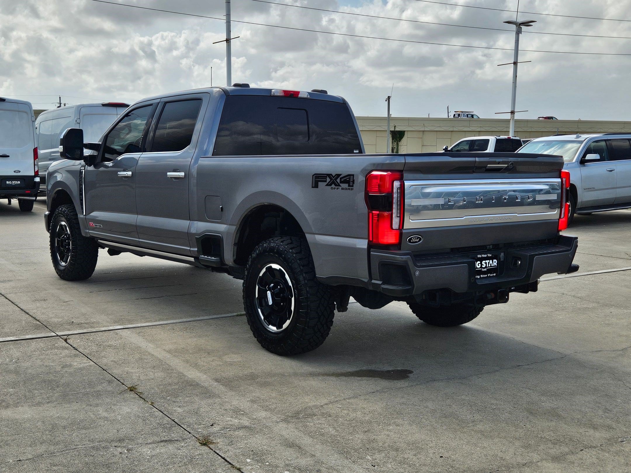 Used 2024 Ford F250 Limited w/ FX4 Off-Road Package AWD/4WD image 7