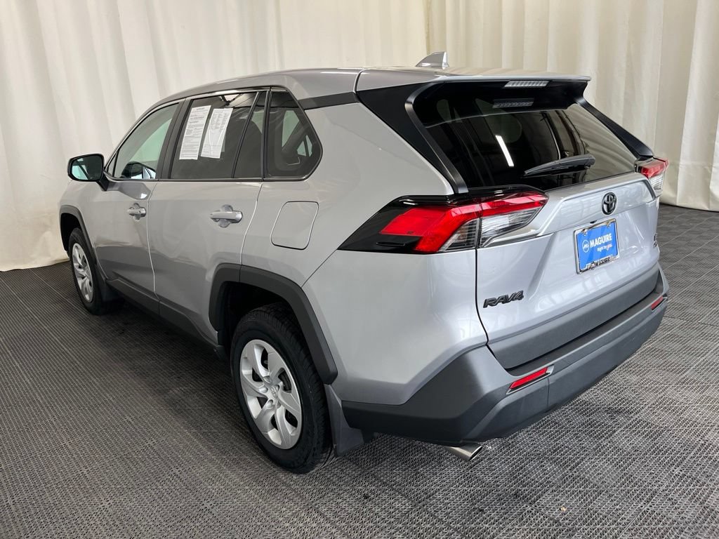 Used 2024 Toyota RAV4 LE AWD/4WD image 29