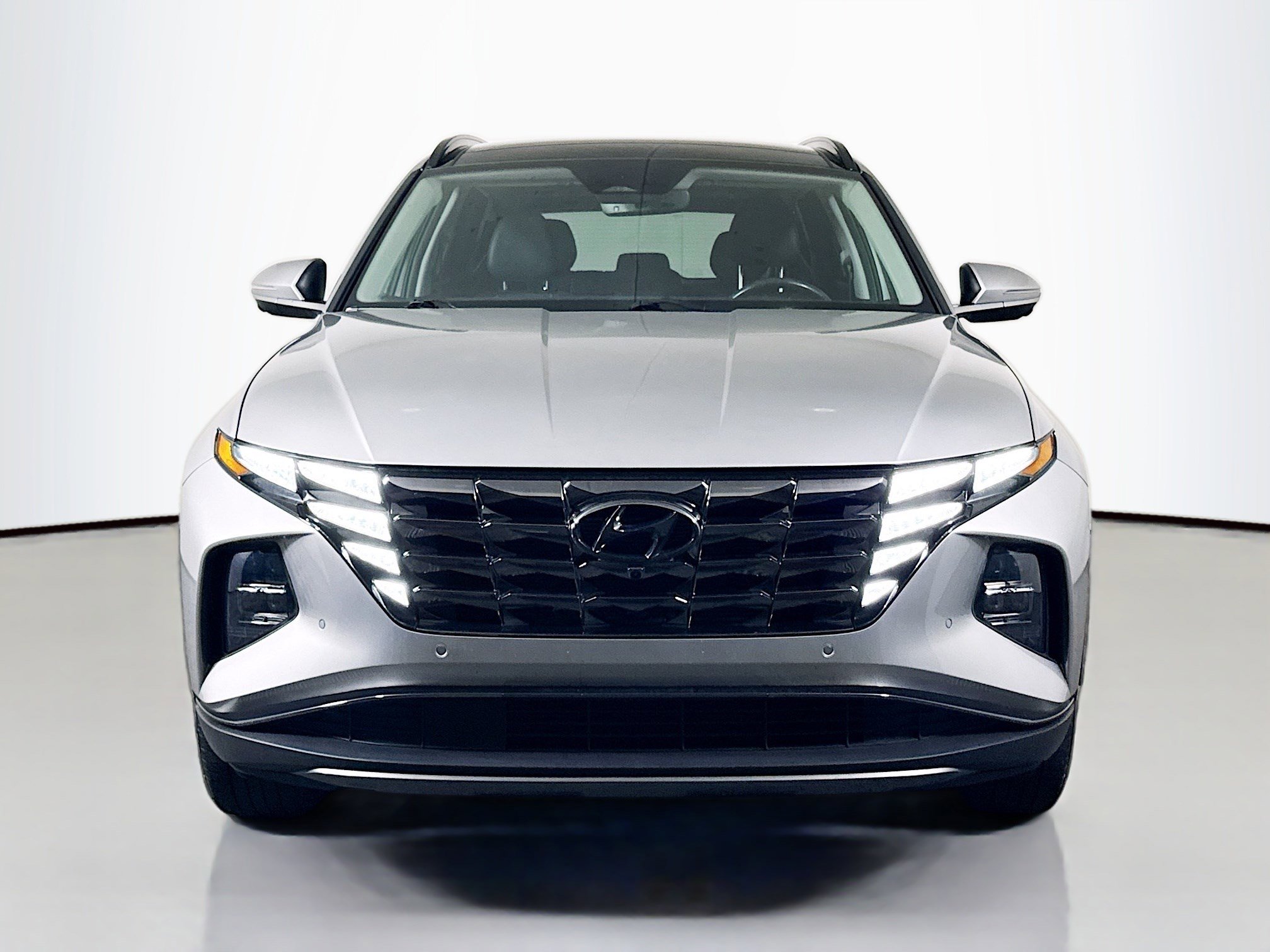 Used 2023 Hyundai Tucson Limited FWD image 2