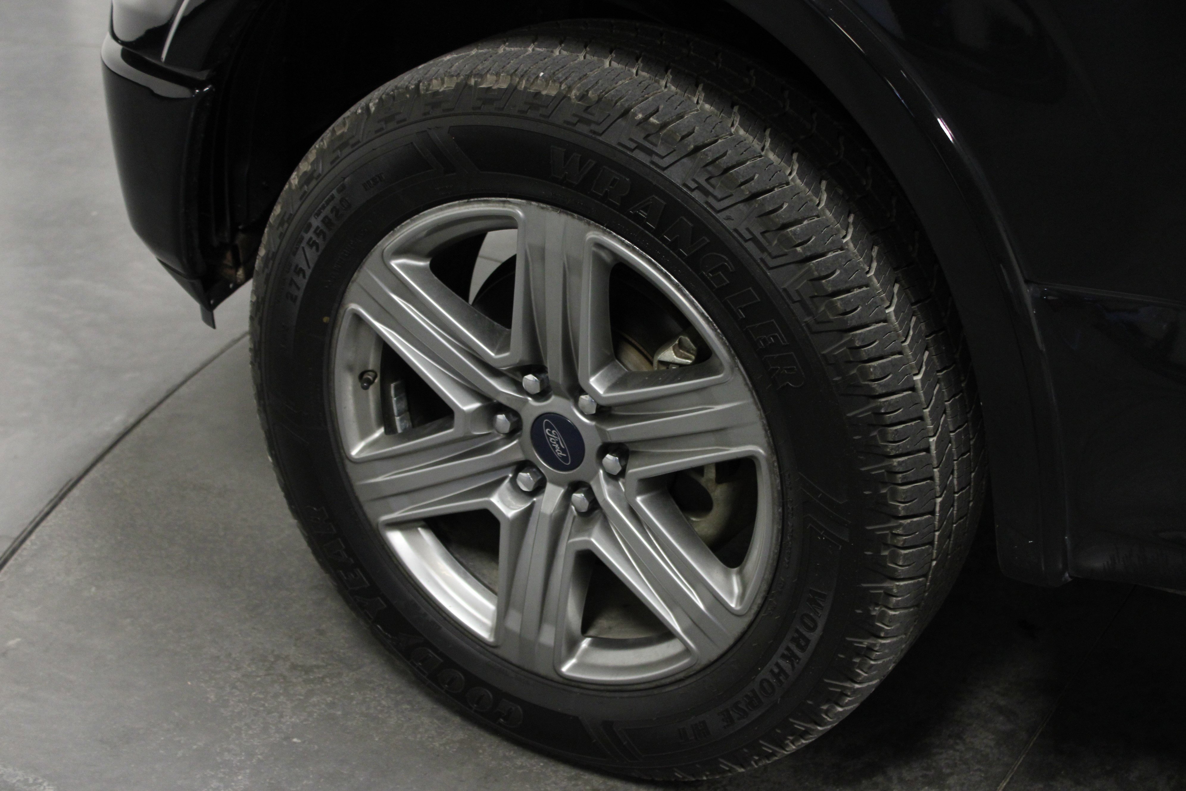 Used 2018 Ford F150 Lariat w/ Equipment Group 502A Luxury image 10