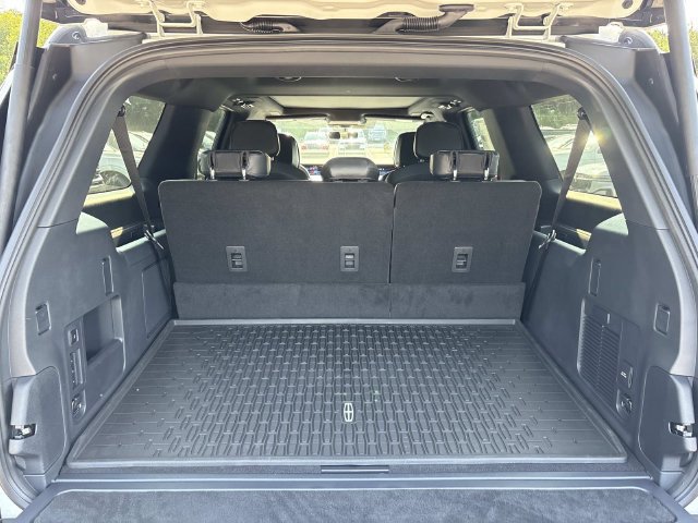 New 2027 Lincoln Navigator L Reserve w/ Jet Appearance Package AWD/4WD image 12