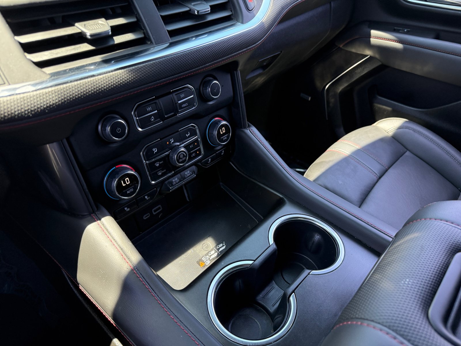 Used 2024 Chevrolet Tahoe RST w/ Luxury Package AWD/4WD image 13