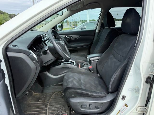 Used 2016 Nissan Rogue SV w/ SV Premium Package AWD/4WD image 18