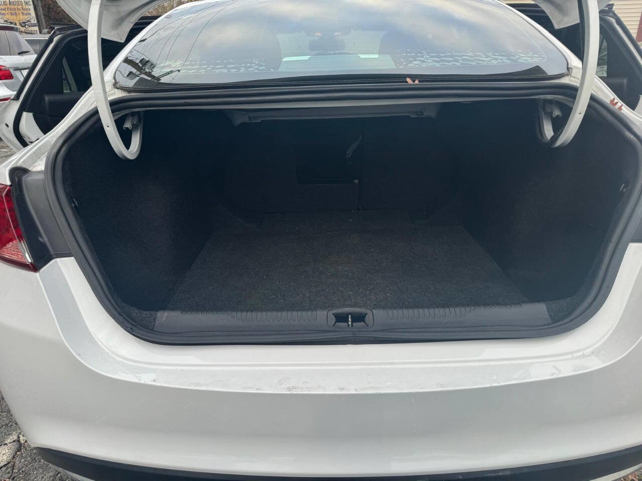 Used 2016 Chrysler 200 Limited image 13