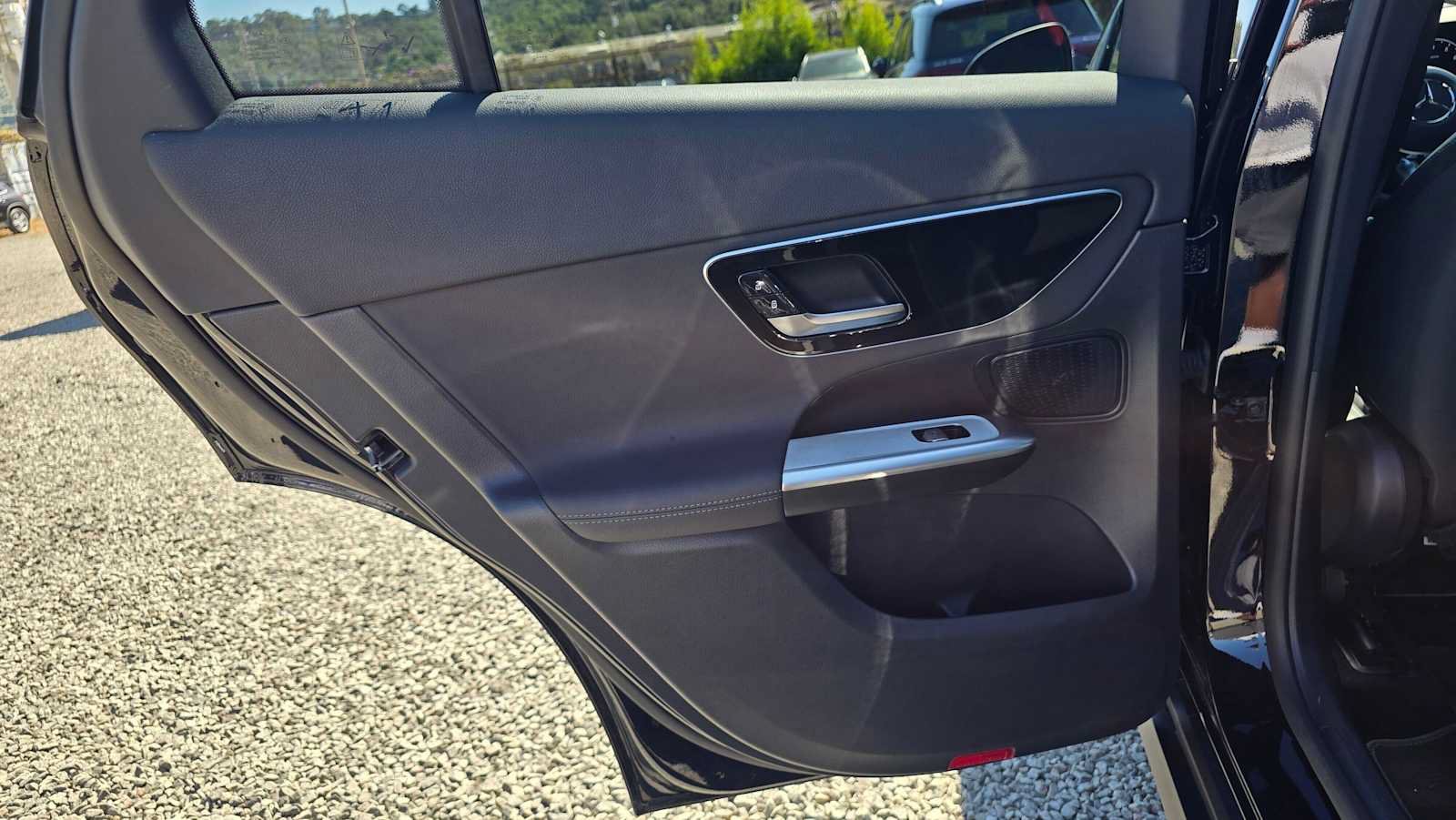 Used 2025 Mercedes-Benz GLC 300 4MATIC image 16