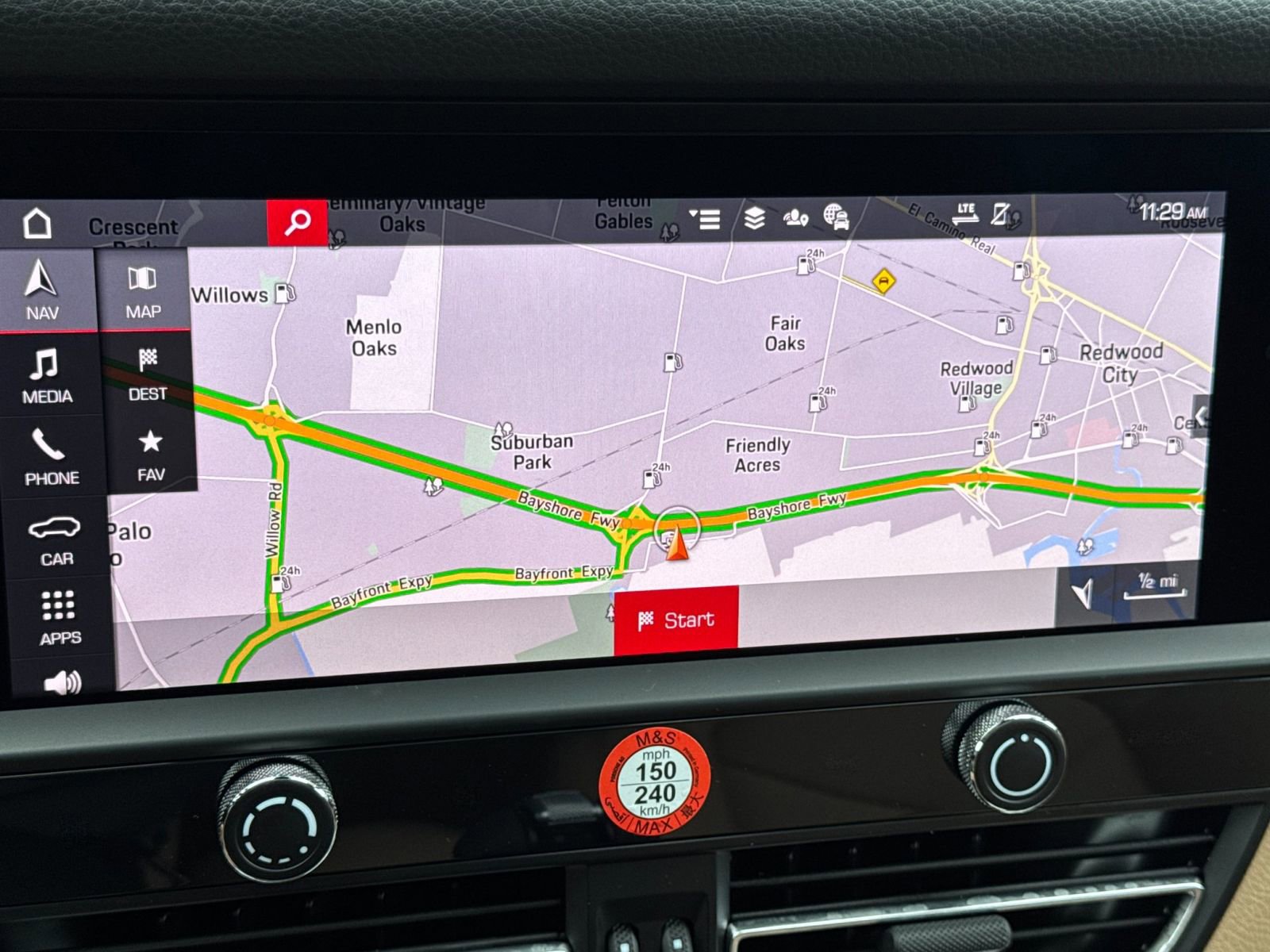 Certified 2025 Porsche Macan image 22