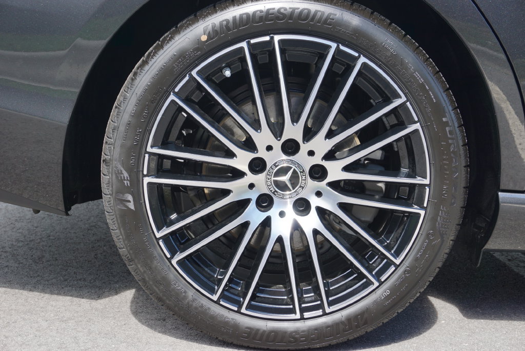Certified 2025 Mercedes-Benz C 300 4MATIC Sedan image 16