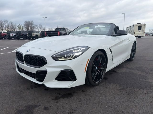 Used 2022 BMW Z4 M40i w/ Premium Package image 2