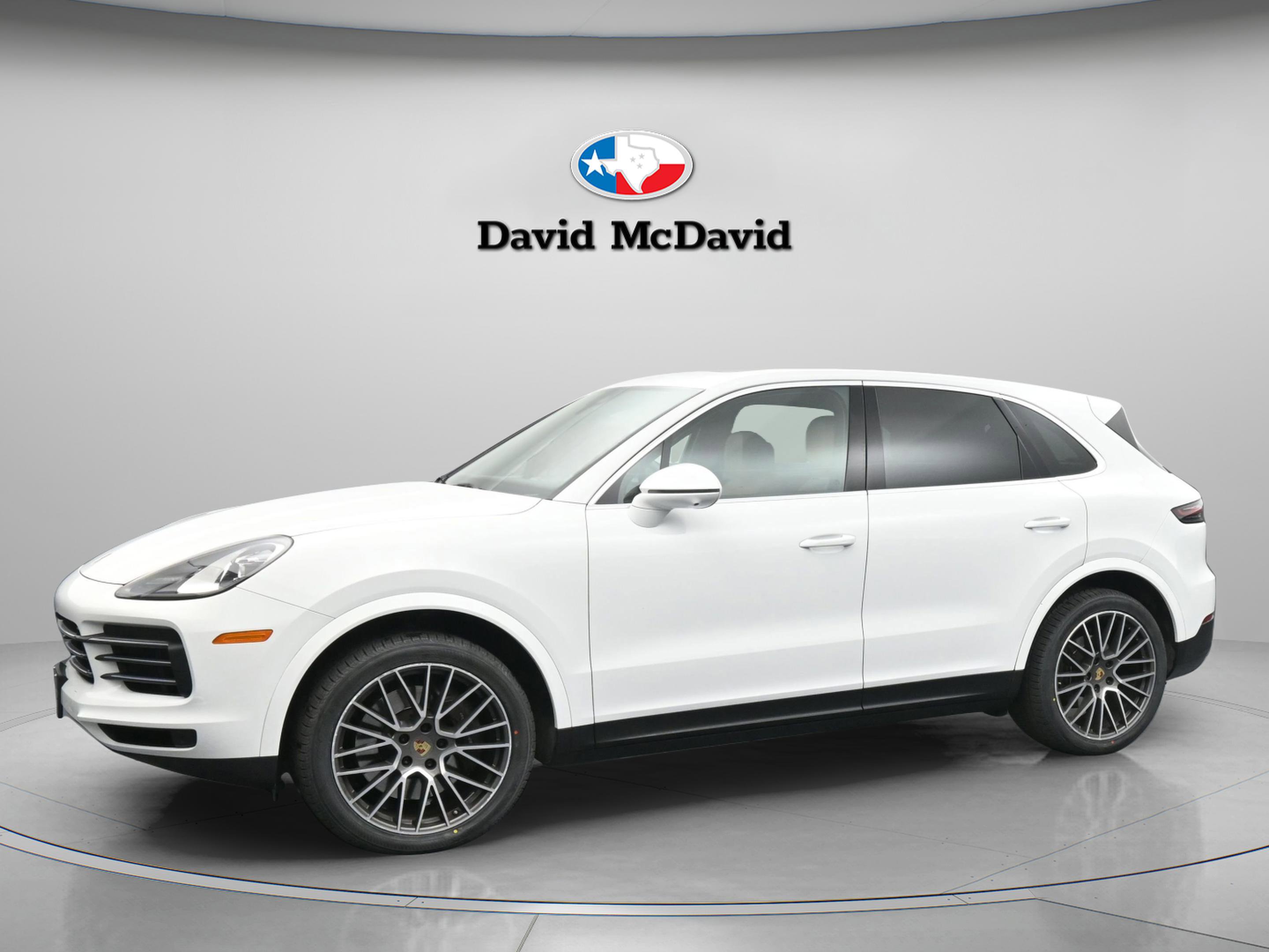 Used 2022 Porsche Cayenne image 2