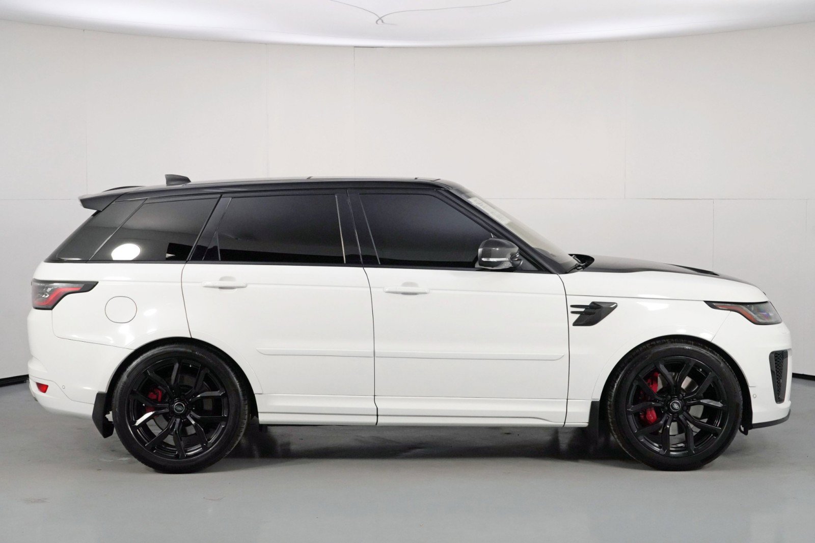Used 2019 Land Rover Range Rover Sport SVR image 58