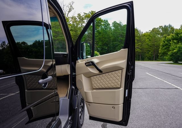 Used 2016 Mercedes-Benz Sprinter 2500 image 17