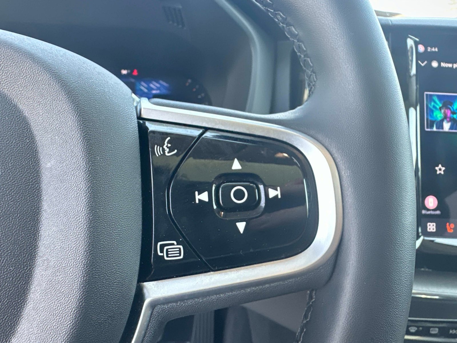 Certified 2025 Volvo XC60 B5 Plus image 26