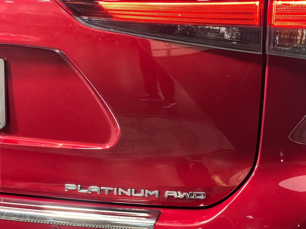 Used 2024 Toyota Highlander Platinum image 8