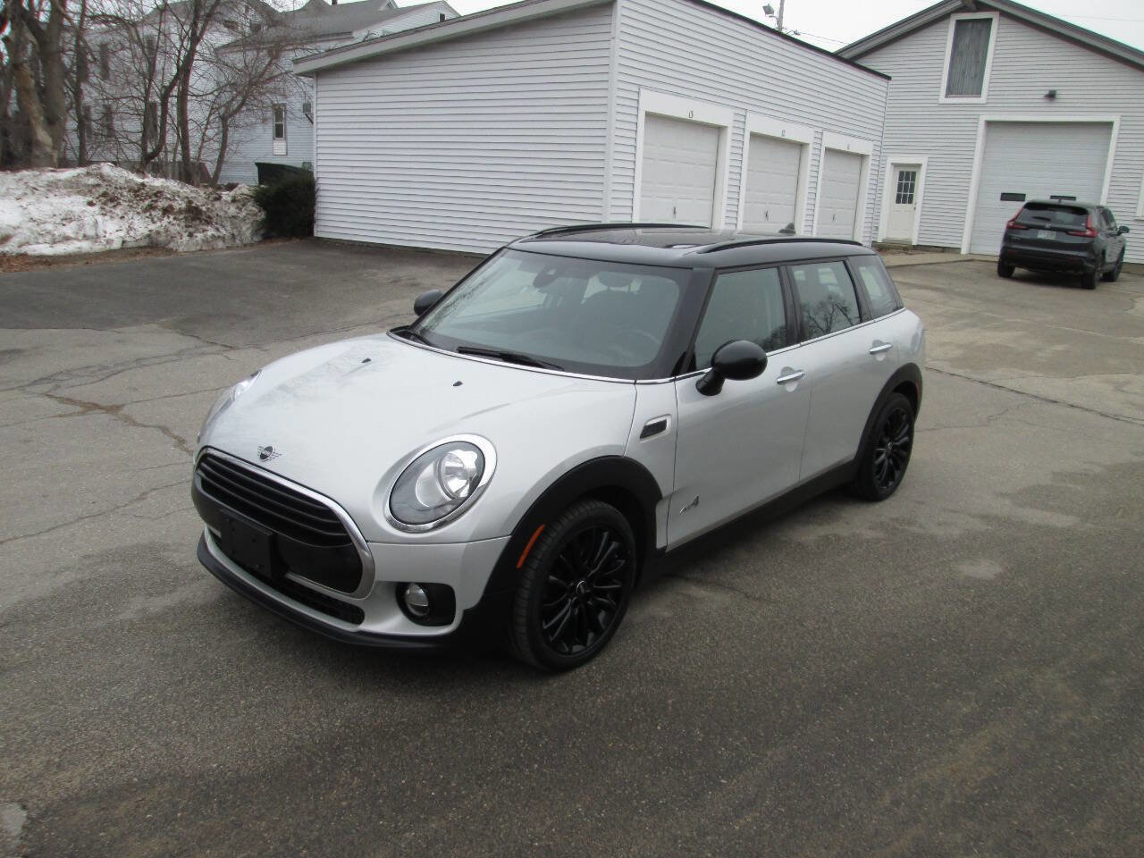 Used 2019 MINI Cooper Clubman ALL4 image 2