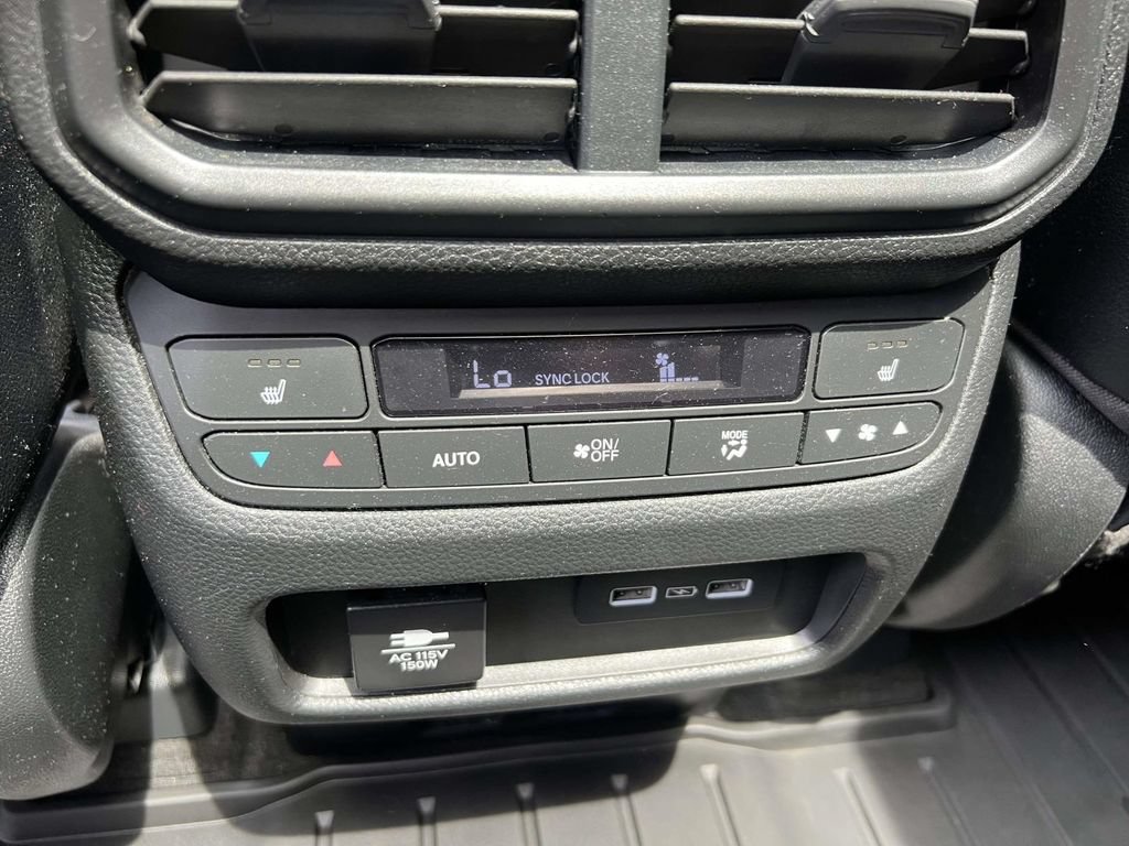 Used 2023 Honda Pilot Elite image 13