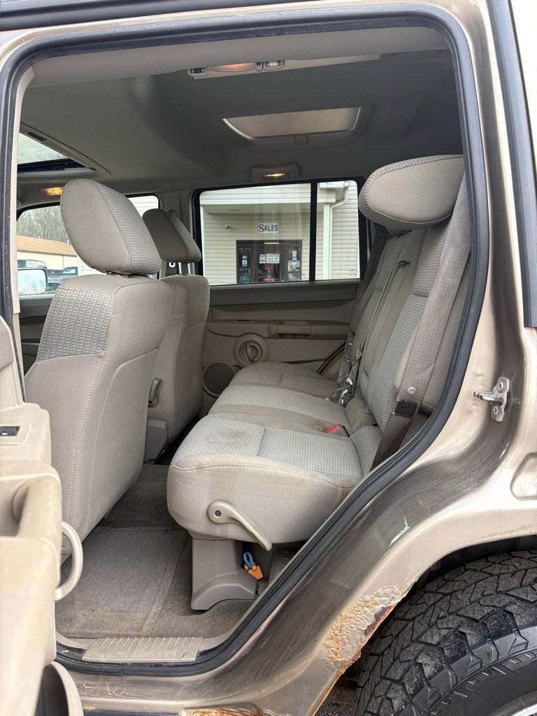 Used 2006 Jeep Commander 4WD image 10