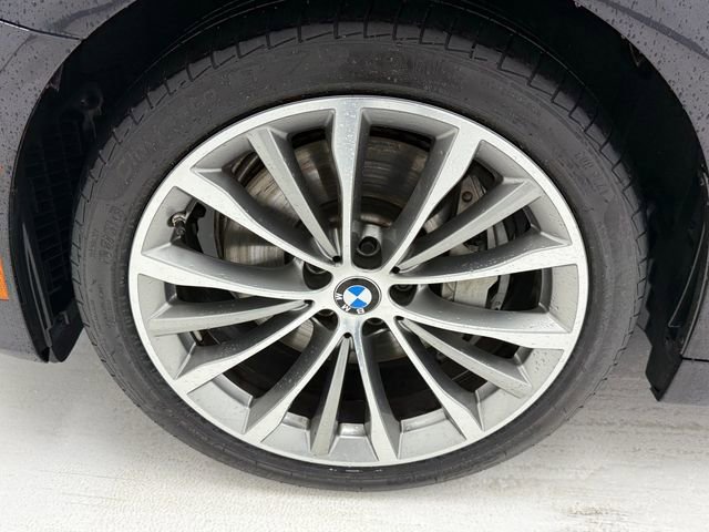Used 2023 BMW 540i w/ Premium Package RWD image 6