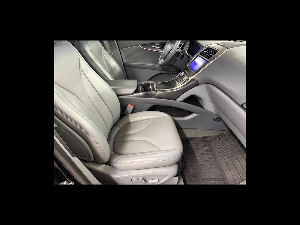 Used 2020 Lincoln Nautilus Reserve w/ Cargo Utility Package image 18