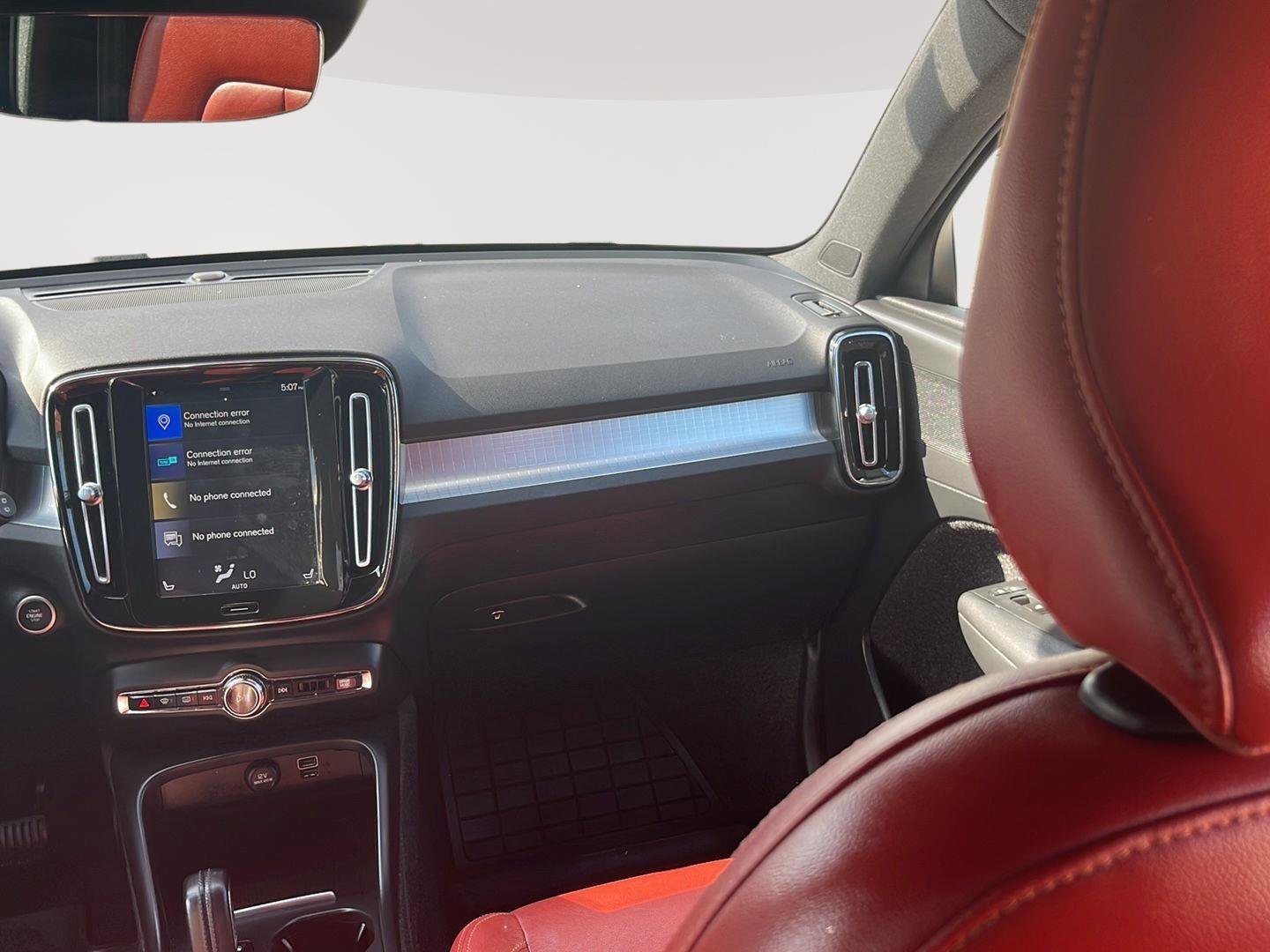 Used 2019 Volvo XC40 T5 Momentum AWD/4WD image 17
