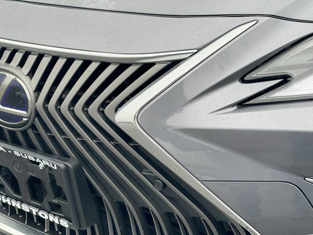 Used 2019 Lexus ES 300h w/ Accessory Package FWD image 20