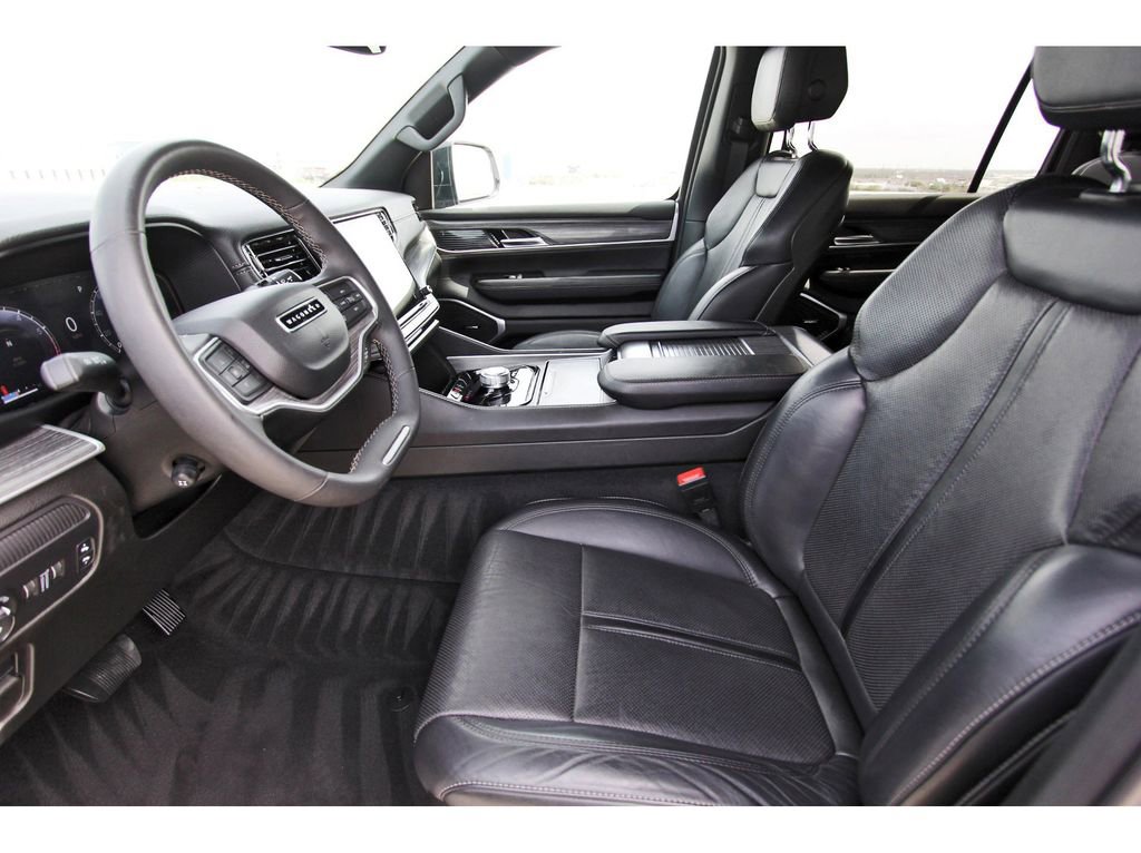 Used 2024 Jeep Wagoneer L Series II image 6