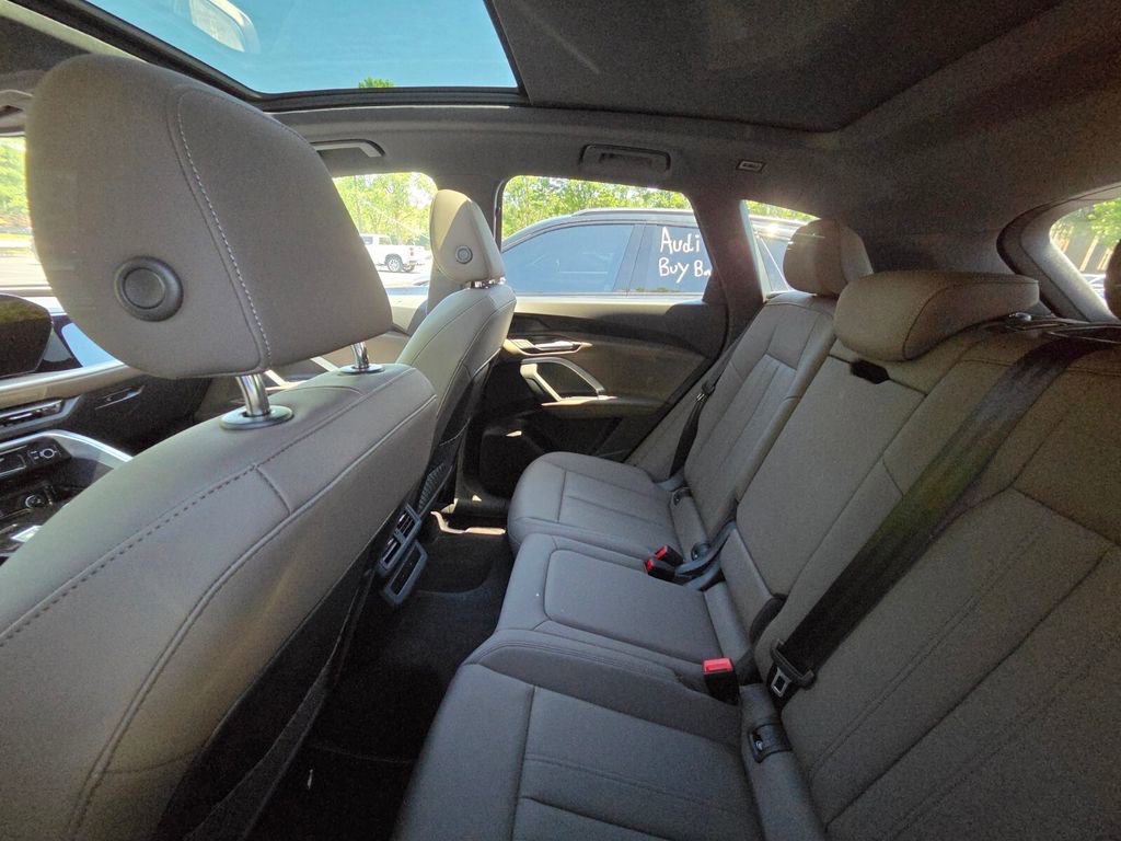 Used 2025 Audi Q5 Premium w/ Convenience Package AWD/4WD image 10