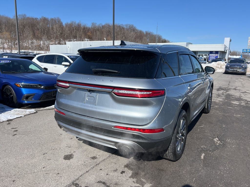 Used 2022 Lincoln Corsair Standard w/ Equipment Group 101A image 5